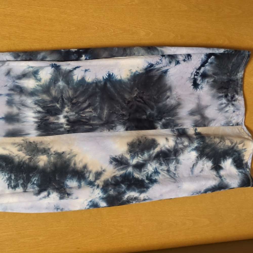 See You Monday Tie-Dye Dress - Body Skimming - Hour Glass - Lightweight - EUC - Picture 7 of 11